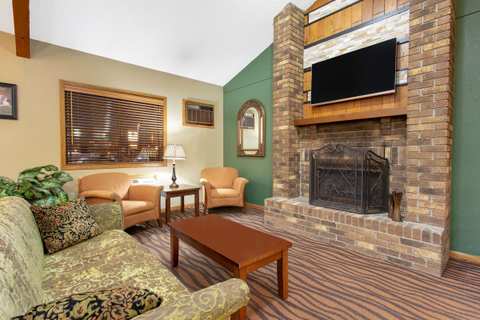 AmericInn by Wyndham West Bend — photo 4